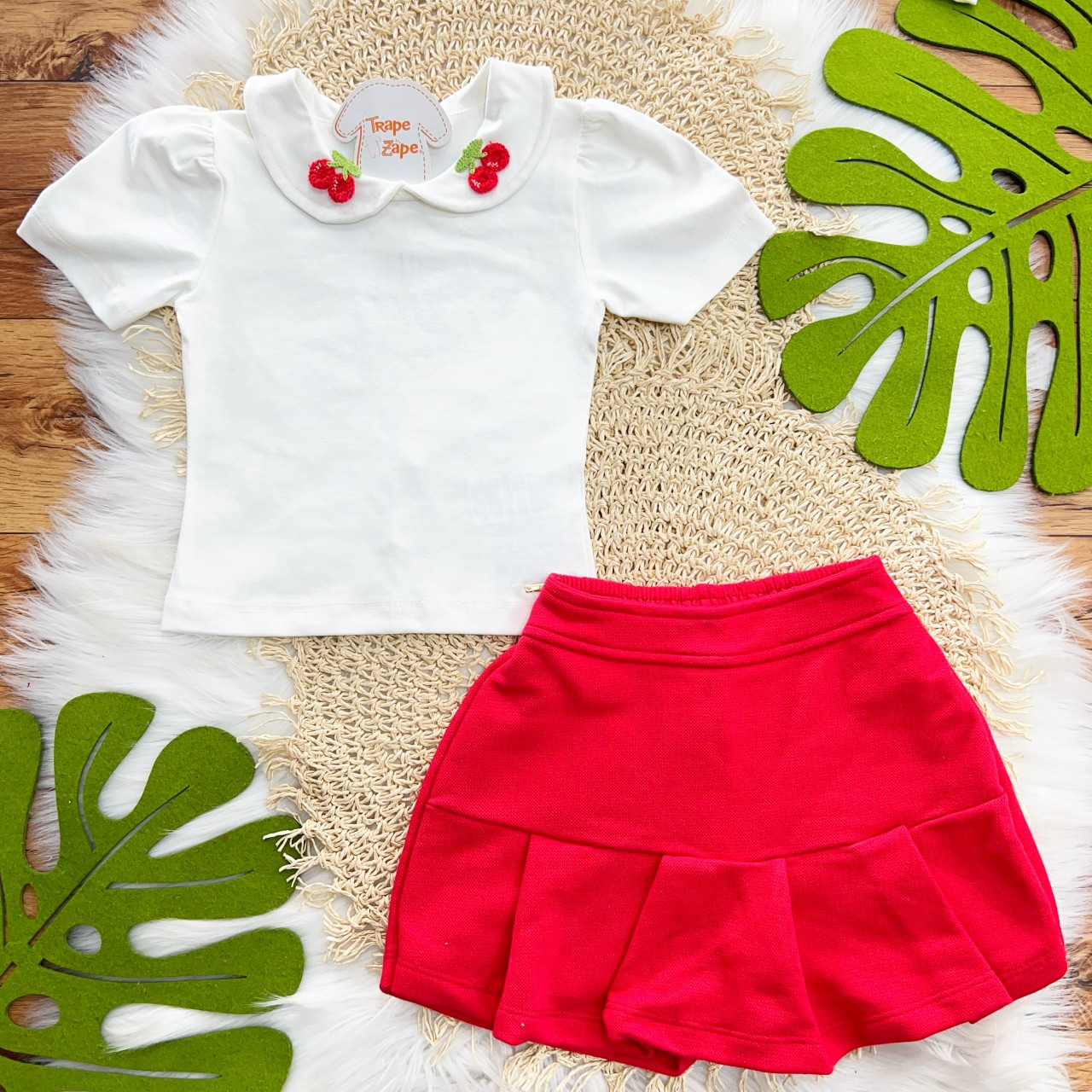 Conj. Blusa Cerejinhas e Short Saia - Off White e Vermelho